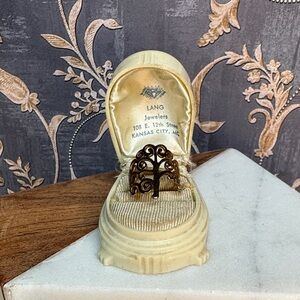 Vintage Gold Tone Tree Motif Ring Size 6 Lot D15